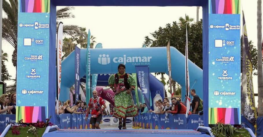 La corredora rarámuri Lorena Ramírez gana el tercer lugar en ultramaratón europeo