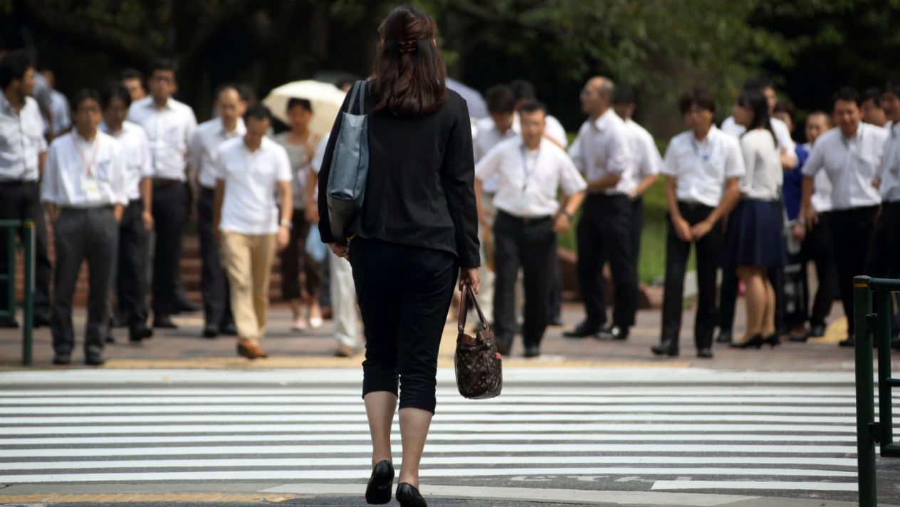 No sólo brecha salarial, las mujeres sufren ‘brecha de castigo’