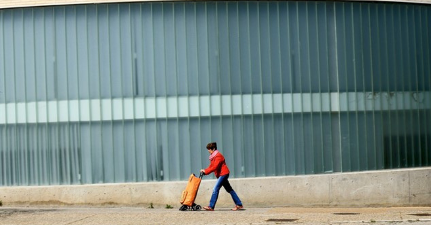 Mujeres a doble jornada: la desigualdad que reina en las tareas domésticas