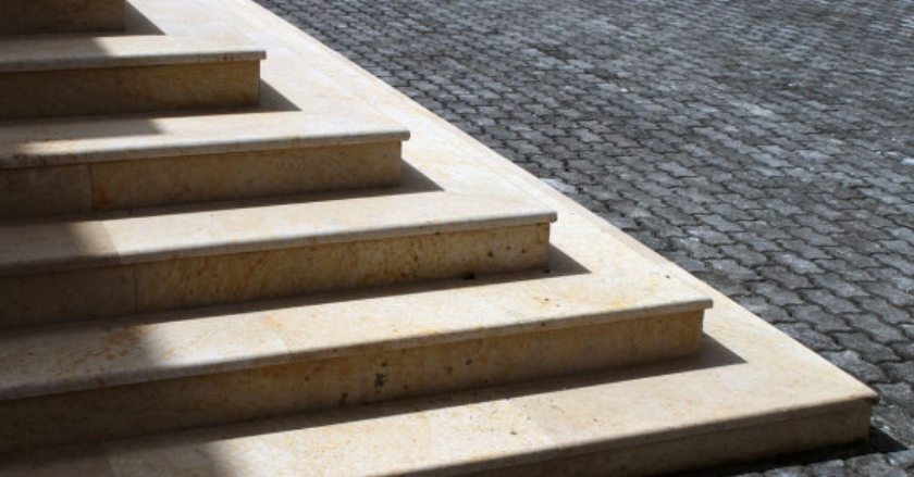 Seis escalones que las mujeres deben subir para llegar a consejos directivos