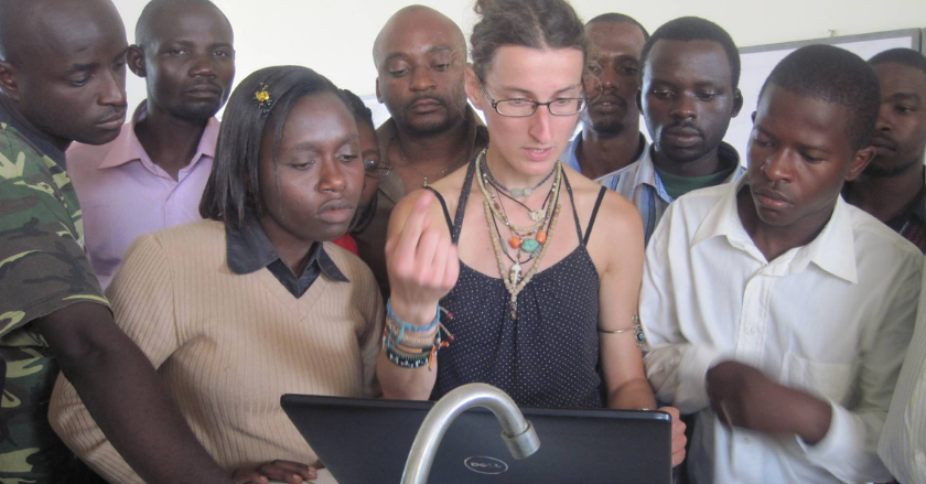 La astrofísica que lucha para que las niñas africanas también puedan ser científicas