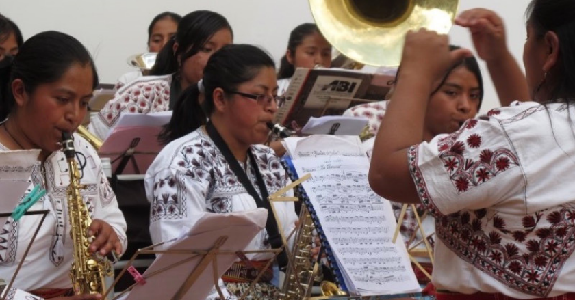 Al ritmo de banda, mujeres mixes rompen con el estereotipo de que la música es cosa de hombres