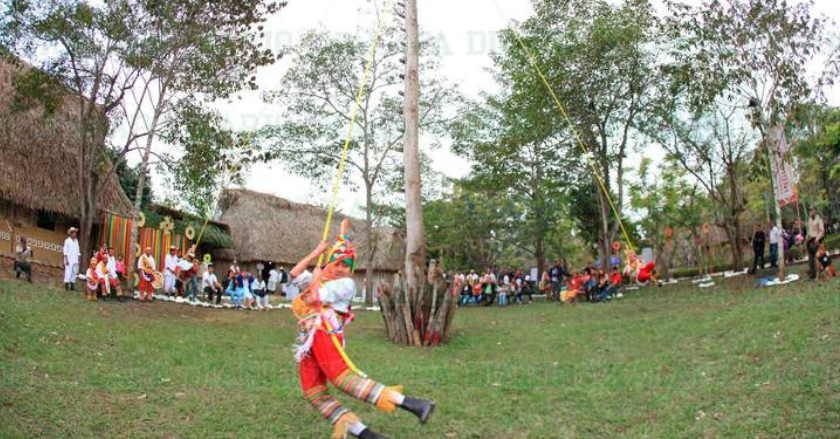 Saraí, la niña voladora de Papantla en una tradición ancestralmente masculina