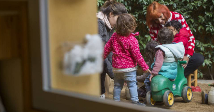 Se paga más a quien cuida el coche que a quien cuida de los hijos
