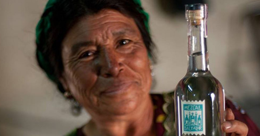 Para ellas, el mezcal no es solo cosa de hombres