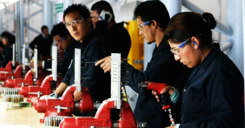 Faltan mujeres para puestos que demandan compañías tecnológicas