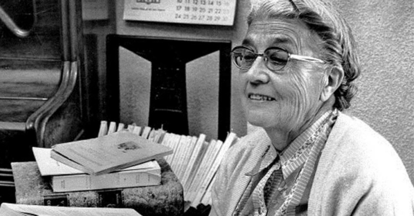 María Moliner, la mujer que enseñó a leer a media España (a pesar de Franco)