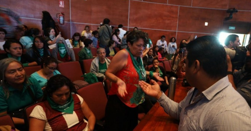 Mujeres oaxaqueñas urgen «reglamentar servicios de salud»