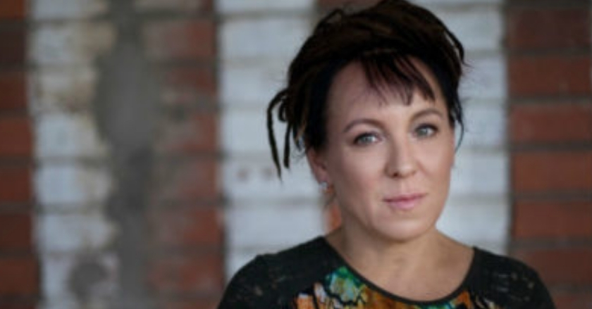 ‘Sobre los huesos de los muertos’, una novela de Olga Tokarckzuk #PrimerosCapítulos
