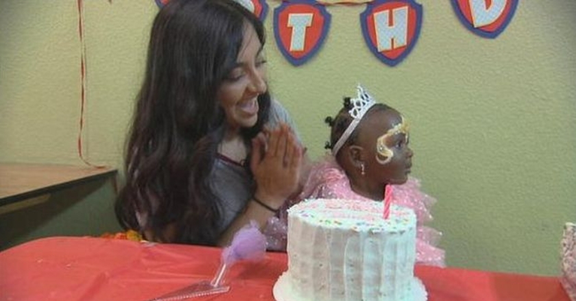Tanvi Barman, la adolescente que organiza fiestas de cumpleaños para niños sin hogar en EE.UU.