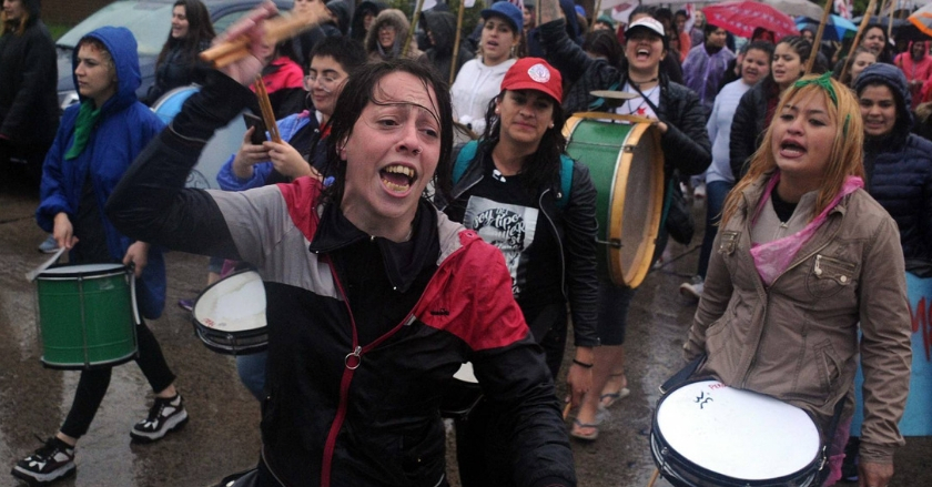 Argentina celebra un masivo encuentro feminista marcado por la diversidad