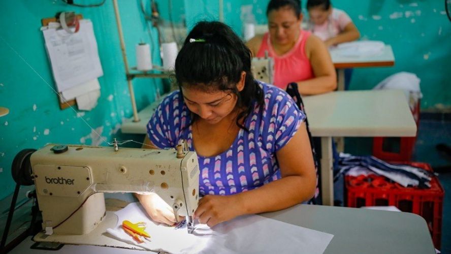 Las mujeres siguen perdiendo