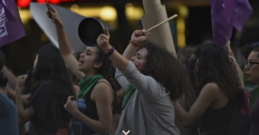 Crea tu propia versión de la intervención de Lastesis en la marcha feminista de Chile