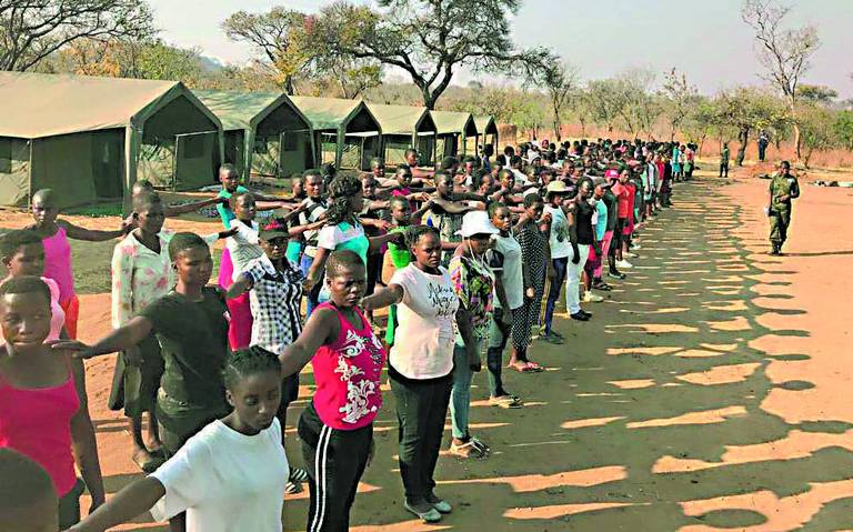 Ejército de mujeres combate la caza ilegal en Zimbabue