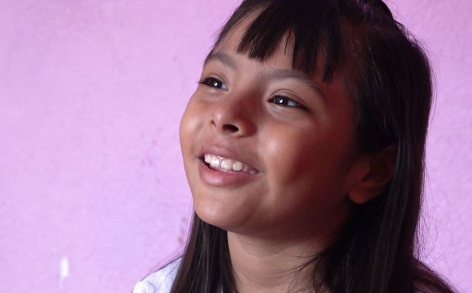 Adhara, la niña genio que tiene un coeficiente superior al de Einstein