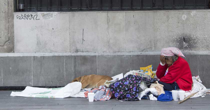 Sin hogar ni identidad: estos son los estigmas que sufren las mujeres que viven en las calles