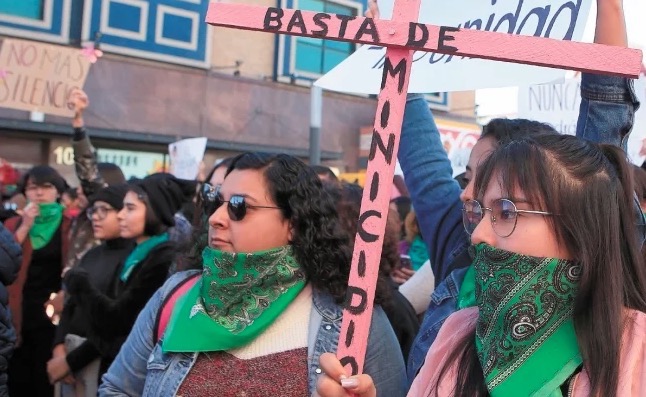 Imparable, violencia contra mujeres: matan a 10 al día