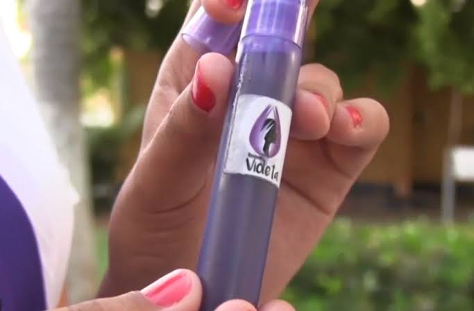 Yucatecos crean ‘Gas Violeta’ de chile habanero para rociarle a los acosadores