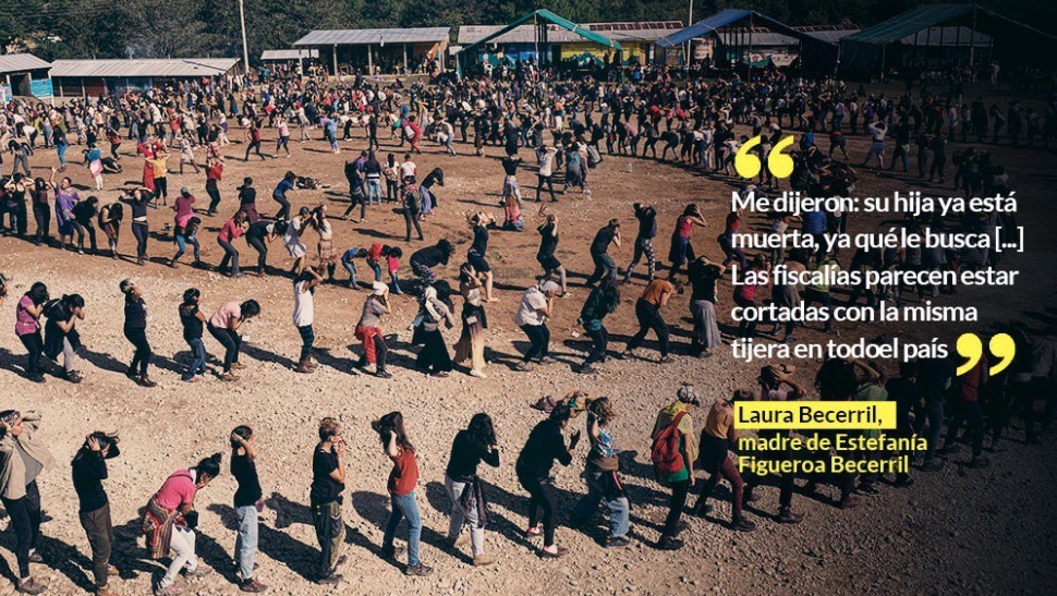 Madres con hijas desaparecidas y asesinadas buscan consuelo con miles de mujeres y acusan abusos