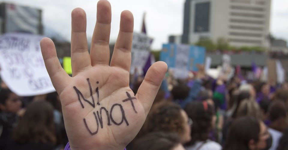 AMLO asegura que hay un programa de protección a mujeres, pero en gobierno no detallan cuál es