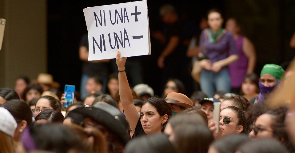 ONG exigen a AMLO certeza sobre presupuesto para atender violencia contra mujeres