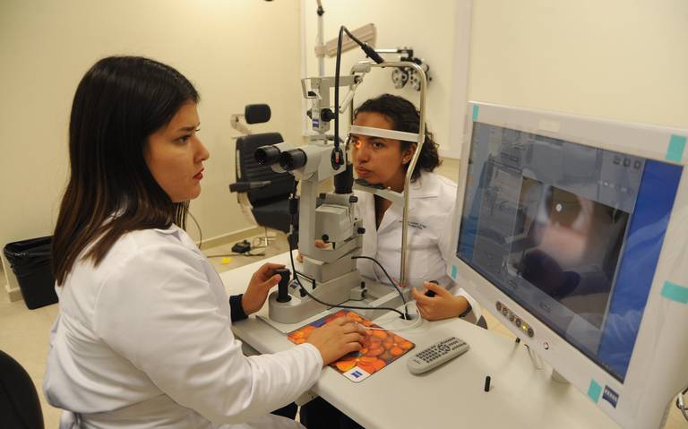 Estereotipos limitan a mujeres en carreras STEM
