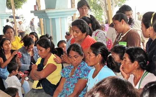 Organizaciones forman frente plural de mujeres indígenas