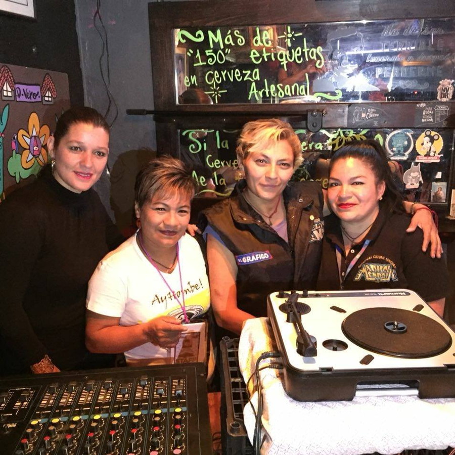 ¡Un saludo a todas las mujeres sonideras desde Tepito!