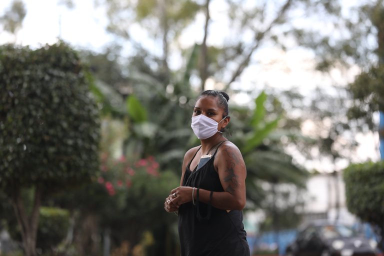 Elegir entre comer o comprar una toalla sanitaria: la difícil situación de mujeres de la calle