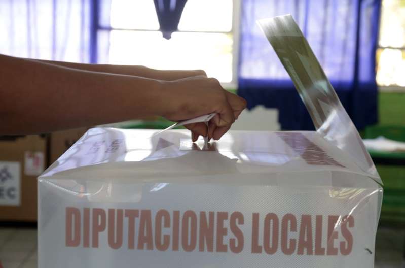 Mujeres presentan recurso para defender paridad en candidaturas a gubernaturas