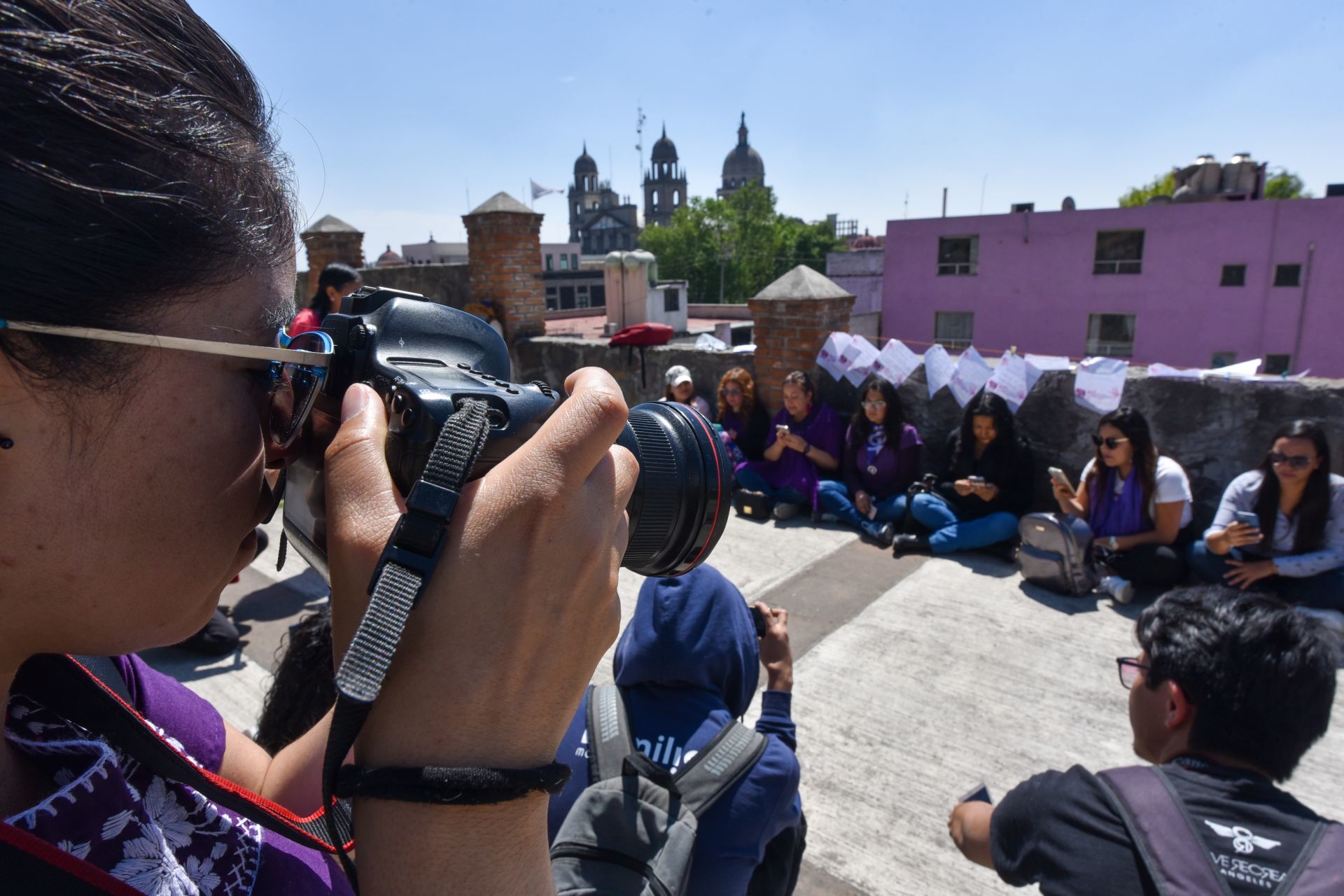 Ser periodista en Twitter: Mujeres enfrentan más ataques por su físico y capacidad que los hombres