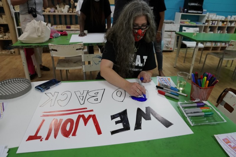 Las mujeres de los suburbios de Estados Unidos se rebelan contra Donald Trump