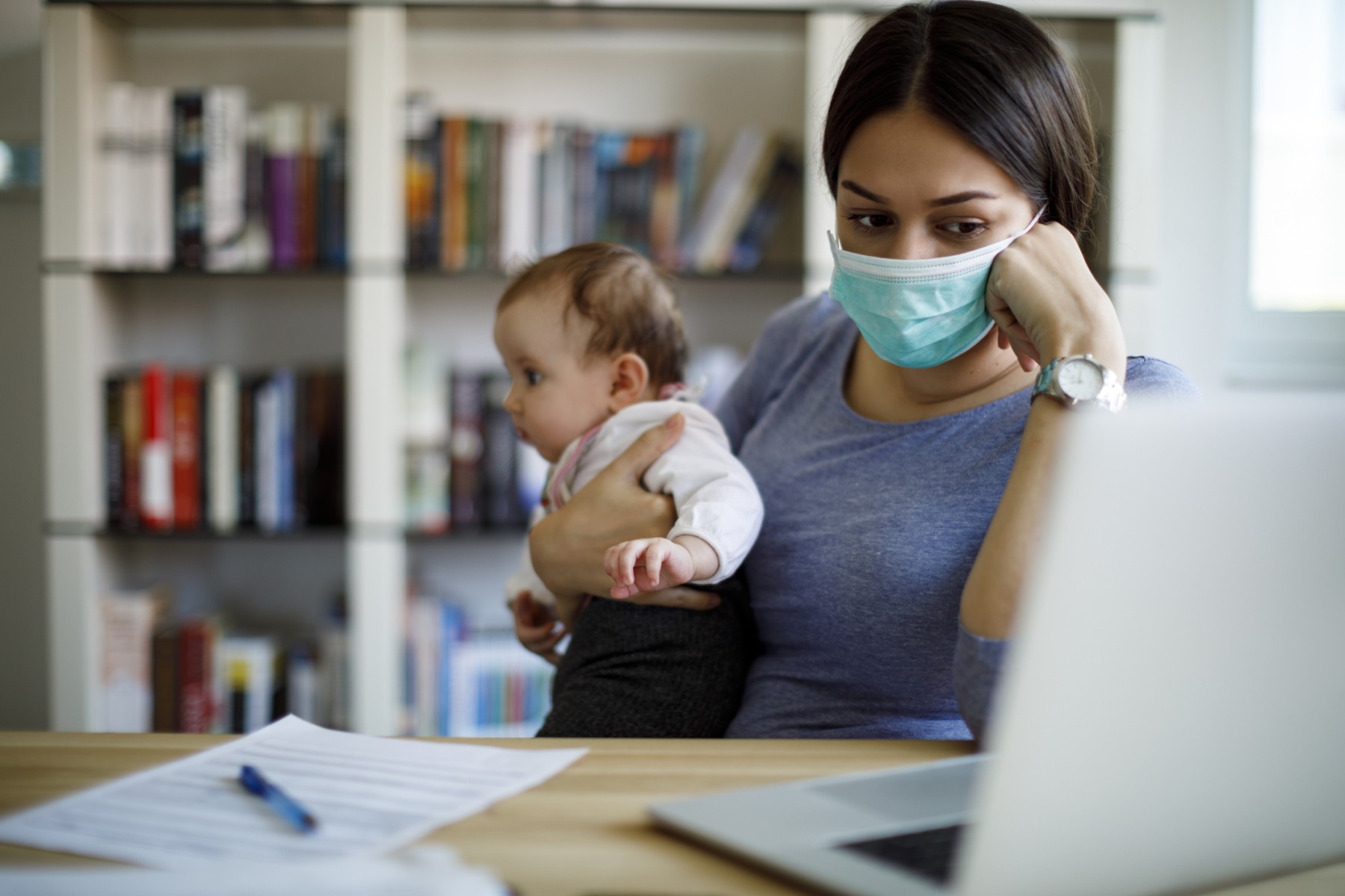La pandemia pega con más fuerza las finanzas de las mujeres