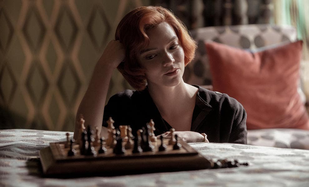 3 razones para ver ‘Gambito de dama’, la serie de Netflix sobre una mujer inteligente en un mundo de hombres