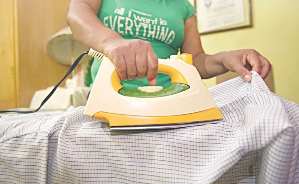 Si trabajo doméstico fuera remunerado, mujeres ganarían 62 mil pesos al año: Inegi