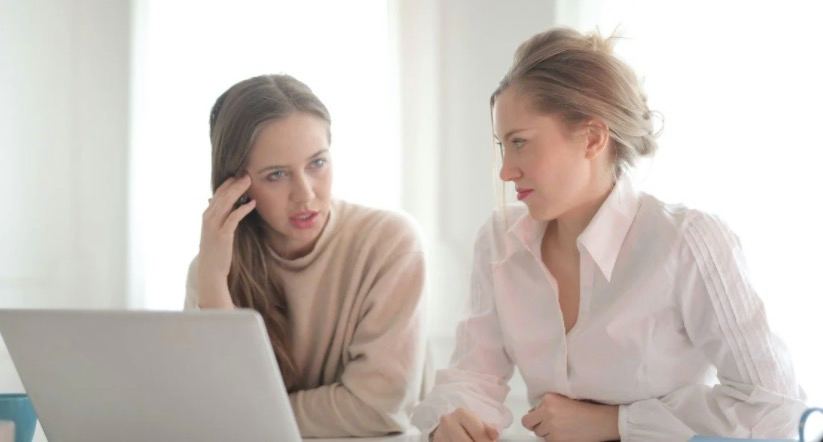 Pandemia ha frenado el crecimiento profesional de mujeres en tecnología