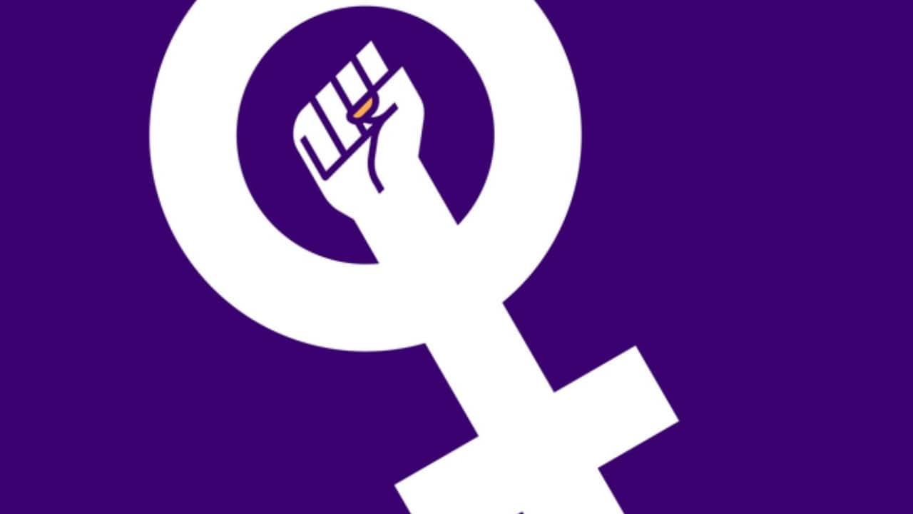¿Por qué el color morado arropa la lucha feminista?