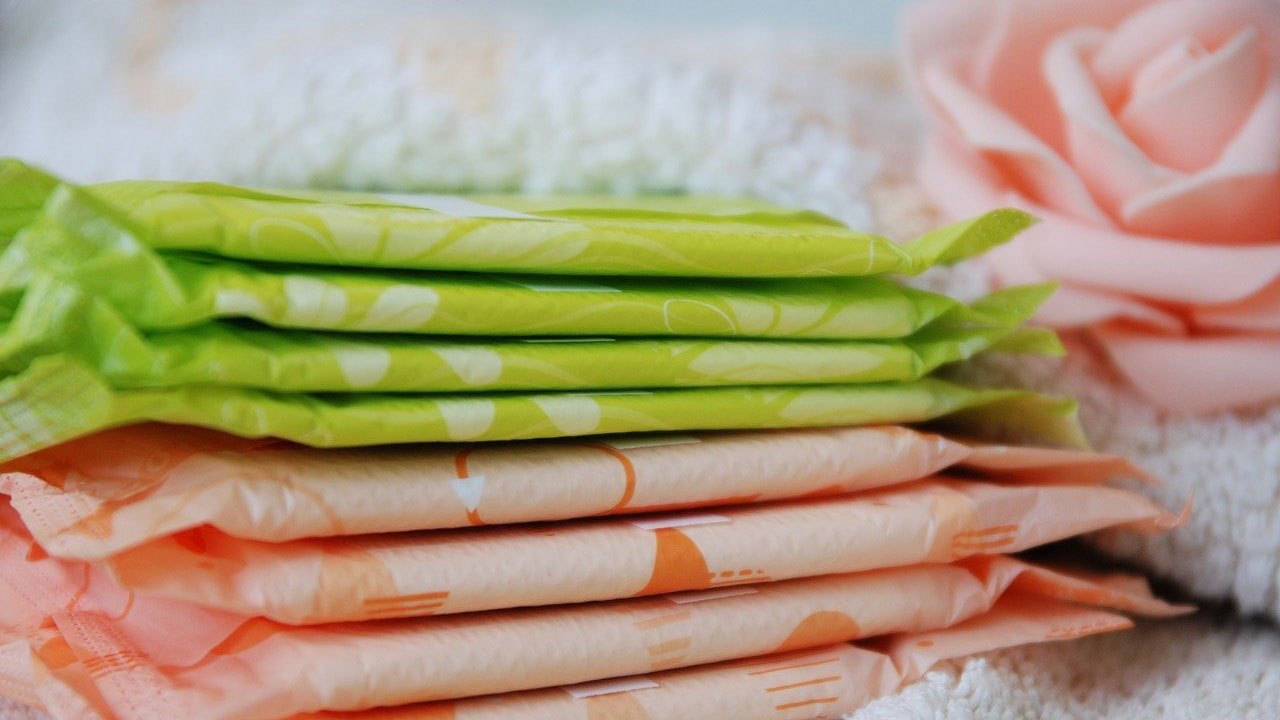 Feministas insisten en eliminar el IVA a los productos de higiene menstrual