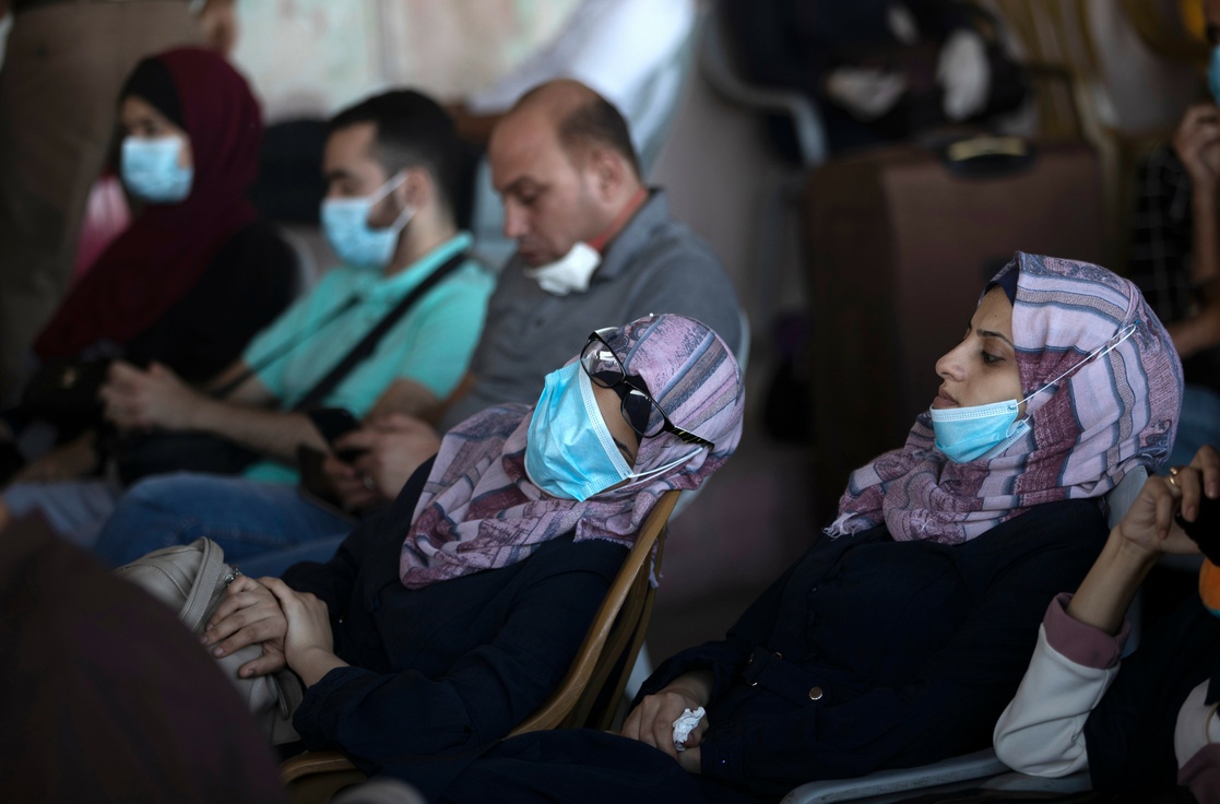 Gaza prohíbe a mujeres viajar sin el permiso de un hombre