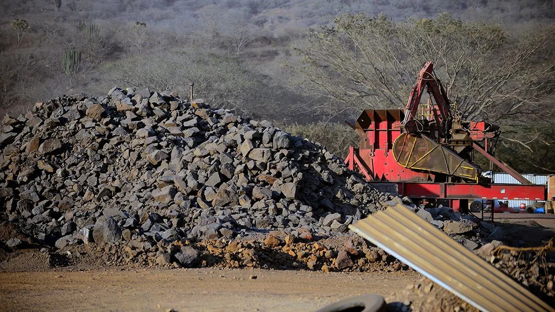 Casi 60,000 mujeres laboran en la minería en México