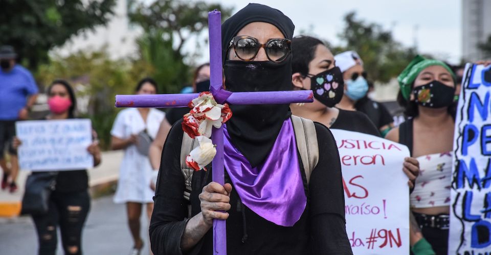 Organizaciones proponen que órdenes de protección a mujeres sean definitivas y no temporales