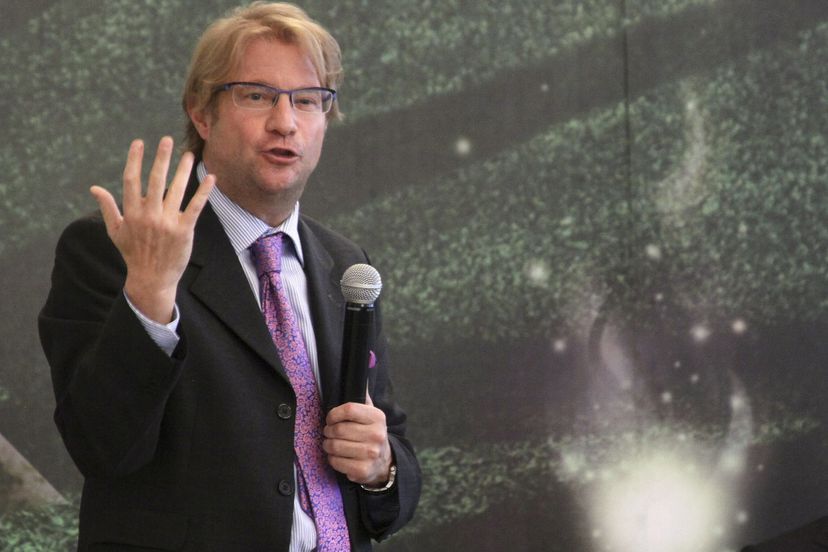Las víctimas de Roemer piden al embajador de Israel que informe a su Gobierno del riesgo de tener allí al escritor