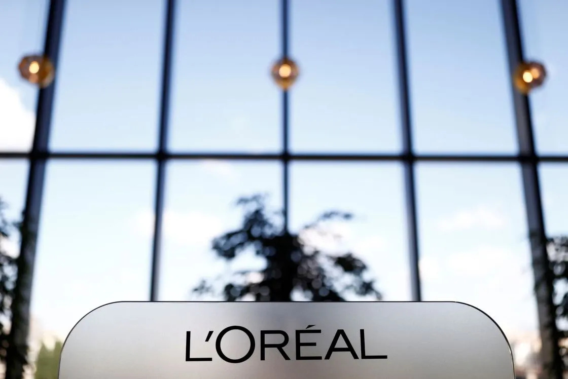 L’Oréal becará a 5,000 mujeres para acceder a un empleo