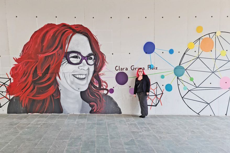 Doctora en matemáticas. Descubrió la última figura geométrica que se conoce