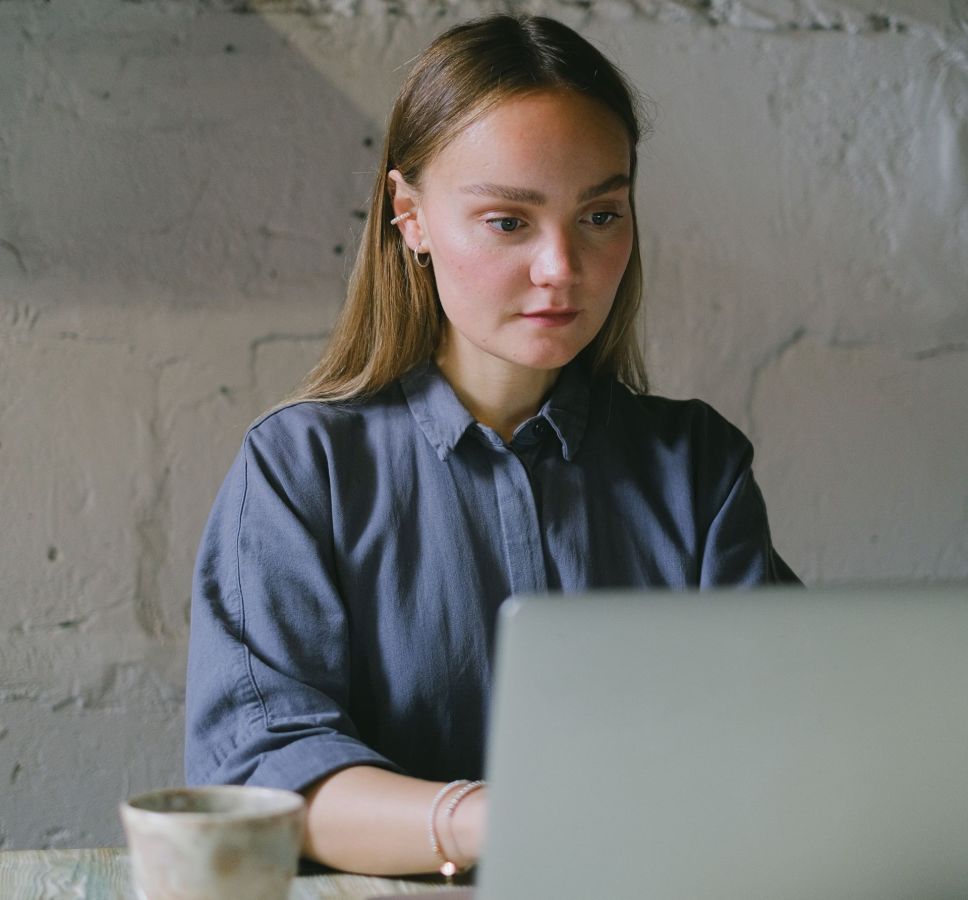 Mujeres contratan mujeres: INEGI