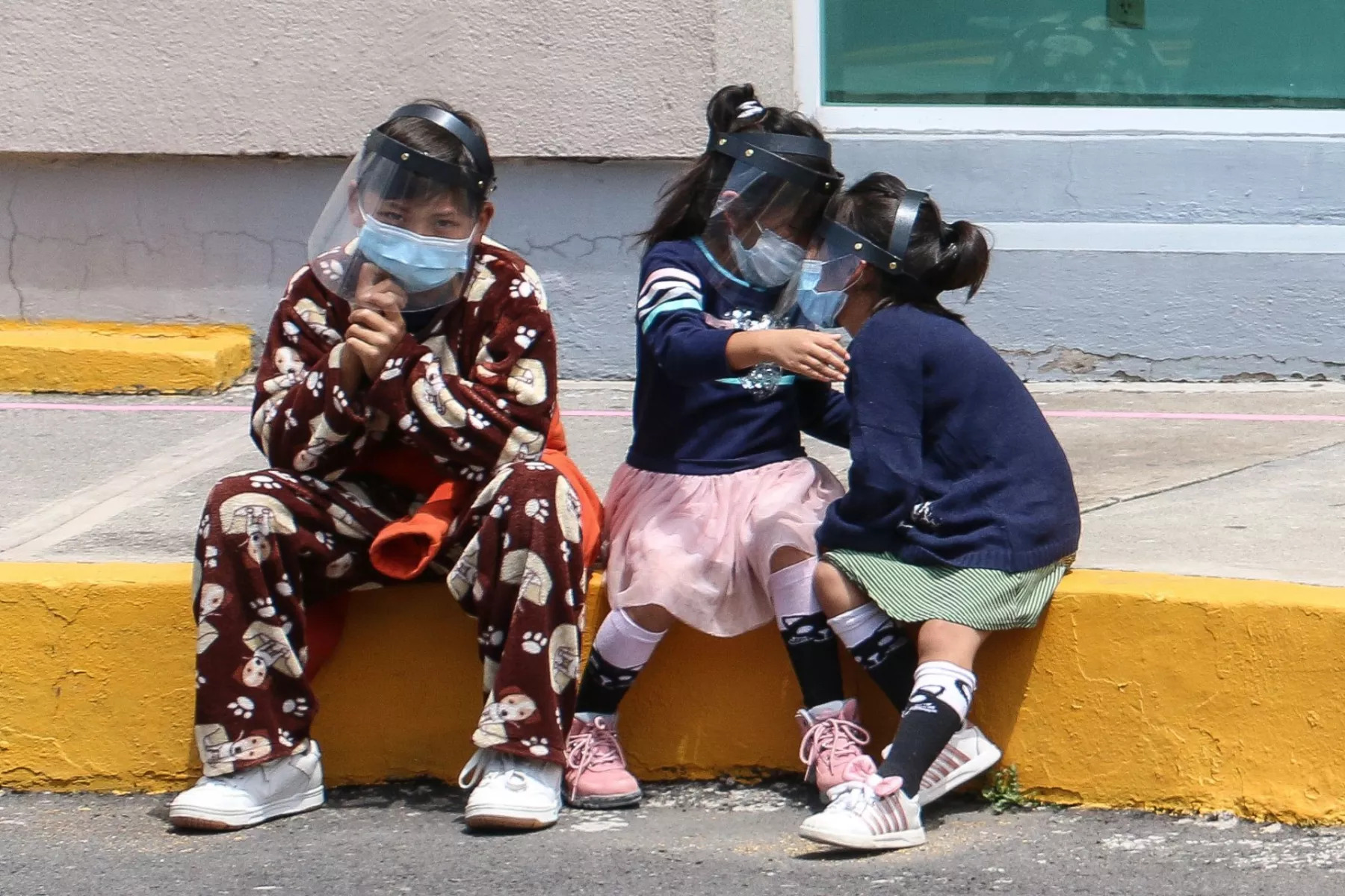 El COVID-19 ha dejado a 131,000 niños huérfanos en México, estima The Lancet