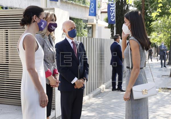 España, entre los países de la OCDE donde más suben las mujeres en puestos elevados