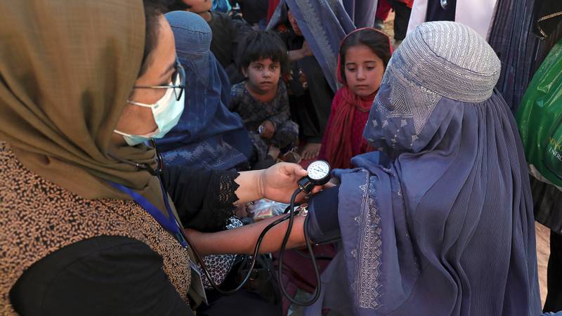 México abre puertas a refugiadas de Afganistán; tramita solicitudes de mujeres y niñas