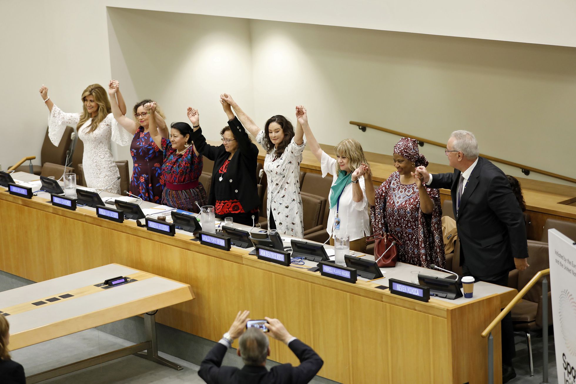 El momento de erradicar la violencia contra las mujeres en política es ahora