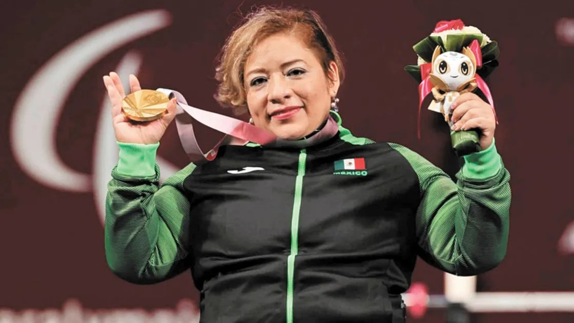 Levantar pesas con la fortaleza innata de las mujeres mexicanas